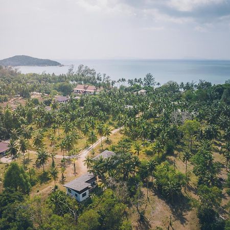 Anahata Resort Lipa Noi Exterior photo