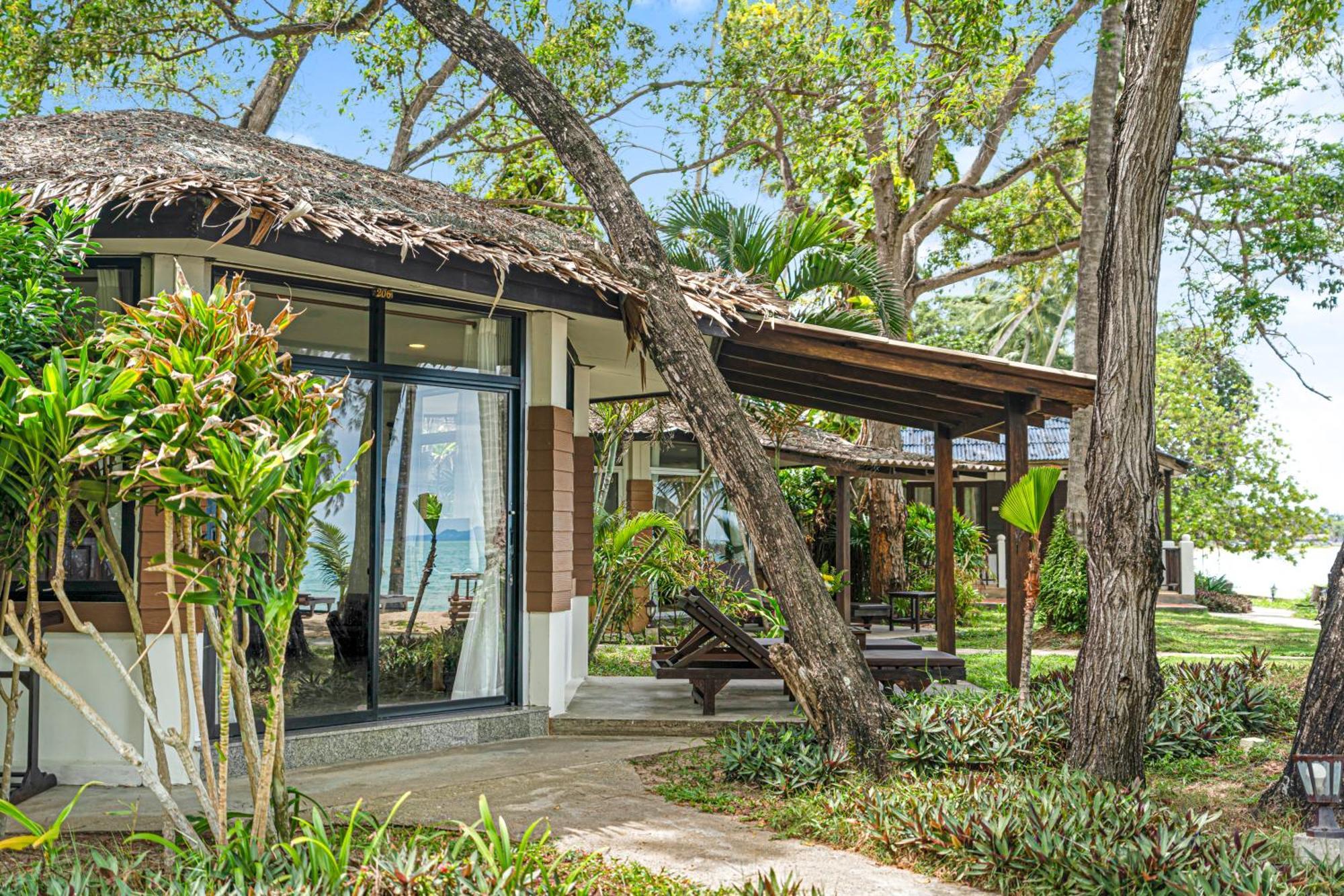 Anahata Resort Lipa Noi Exterior photo